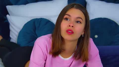 Polly online show from September 15, 6:20 pm