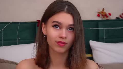 Polly online show from December 20, 6:26 pm