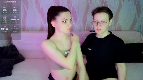 Ana and Tati online show from December 4, 8:30 pm