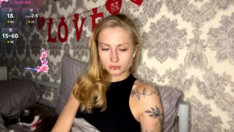 Snapshot of porshes chatting on September 22, 5:22 am HERES SILVIA AND OlIVIA WELCOME EVERYONE LOVENSE DOMI REACT TO YOUR TIPS LETS MAKE A GREAT SHOW TOGETHER online show from September 22, 5:22 am