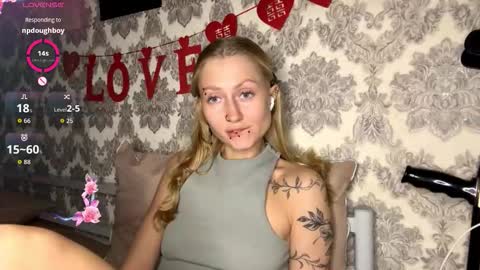 Snapshot of porshes chatting on October 6, 3:19 pm HERES SILVIA AND OlIVIA WELCOME EVERYONE LOVENSE DOMI REACT TO YOUR TIPS LETS MAKE A GREAT SHOW TOGETHER online show from October 6, 3:19 pm