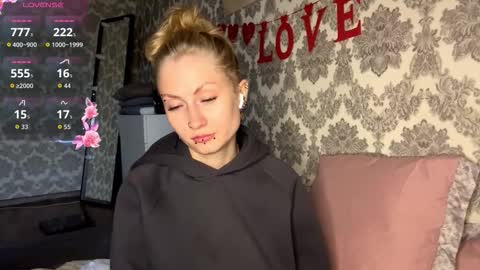 Snapshot of porshes chatting on September 12, 4:36 am HERES SILVIA AND OlIVIA WELCOME EVERYONE LOVENSE DOMI REACT TO YOUR TIPS LETS MAKE A GREAT SHOW TOGETHER online show from September 12, 4:36 am