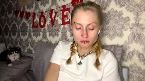 Snapshot of porshes chatting on October 14, 4:21 pm HERES SILVIA AND OlIVIA WELCOME EVERYONE LOVENSE DOMI REACT TO YOUR TIPS LETS MAKE A GREAT SHOW TOGETHER online show from October 14, 4:21 pm