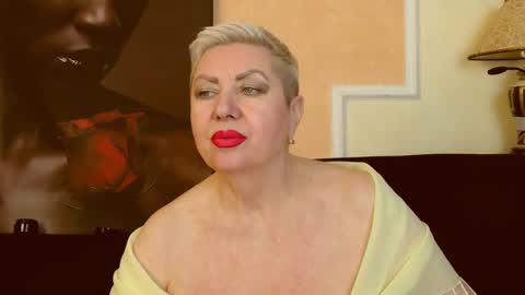 Snapshot of posh_lady chatting on February 13, 1:50 am LADY POSH online show from February 13, 1:50 am
