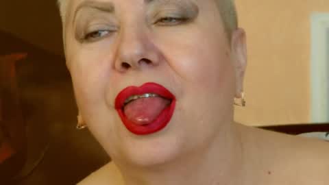 Snapshot of posh_lady chatting on February 7, 2:51 am LADY POSH online show from February 7, 2:51 am