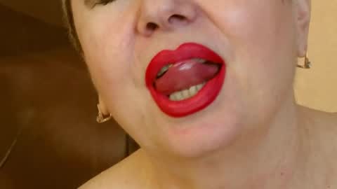 Snapshot of posh_lady chatting on March 4, 11:00 pm LADY POSH online show from March 4, 11:00 pm