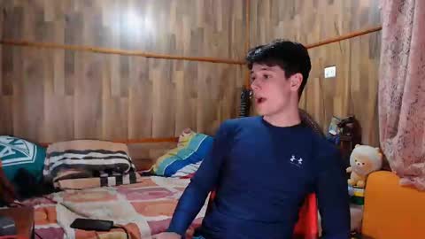 Snapshot of powertwinky chatting on January 31, 5:19 am chris independent  online show from January 31, 5:19 am