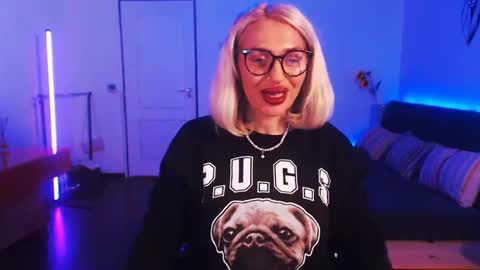 Victoria online show from December 14, 8:08 pm