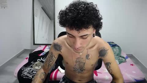 Plux online show from November 2, 3:50 am