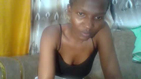 prettie_petitee online show from March 21, 9:19 pm