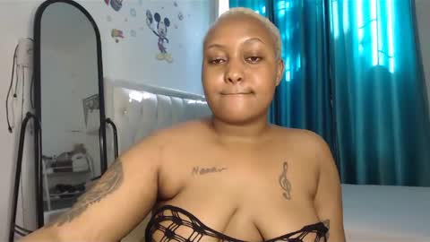 Annah online show from February 10, 1:22 pm