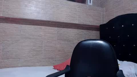 pretty_cristal22 online show from November 28, 12:45 pm