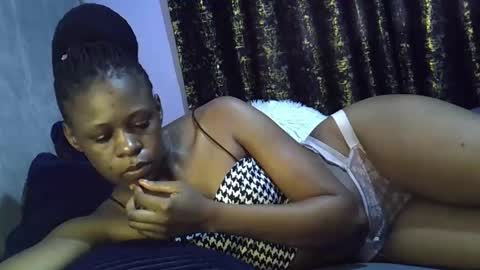 pretty_daniella online show from April 27, 6:22 am