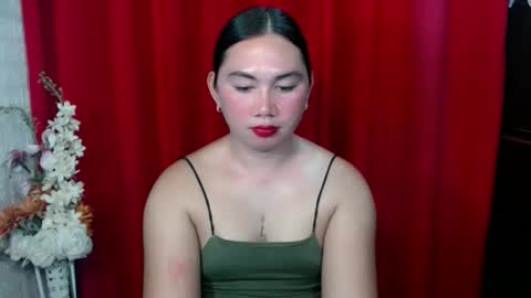 elennah online show from April 6, 2:09 am