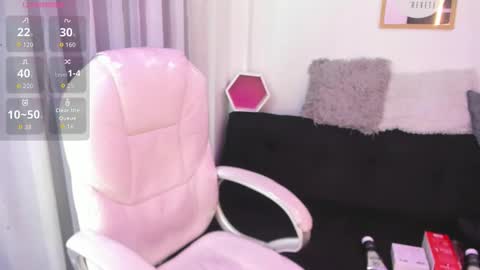 pretty online show from March 1, 12:31 pm