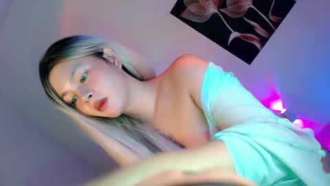 Snapshot of pretty_little_baby28 chatting on October 8, 7:36 am Flor online show from October 8, 7:36 am