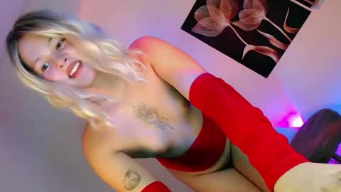 Snapshot of pretty_little_baby28 chatting on September 10, 5:08 am Flor online show from September 10, 5:08 am