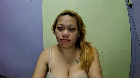 pretty_lyn08 online show from February 10, 7:06 pm