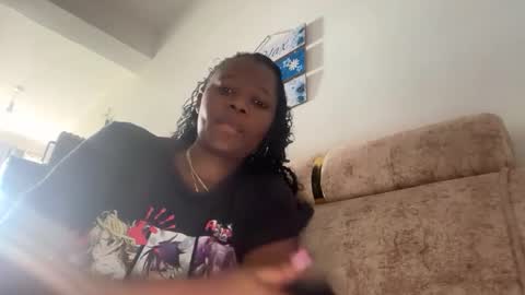 Pretty peaches online show from March 26, 8:08 am