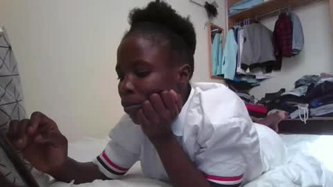 Snapshot of pretty_petite_ebony chatting on October 16, 12:49 pm pretty_petite_ebony online show from October 16, 12:49 pm