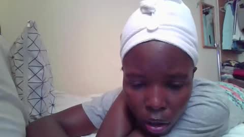 Snapshot of pretty_petite_ebony chatting on October 19, 1:49 pm pretty_petite_ebony online show from October 19, 1:49 pm