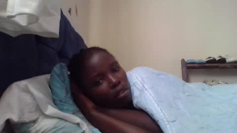Snapshot of pretty_petite_ebony chatting on September 25, 9:49 am pretty_petite_ebony online show from September 25, 9:49 am