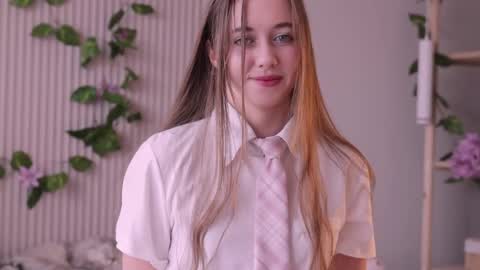 Elina online show from May 5, 10:10 am