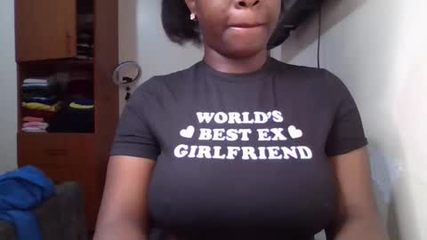 pretty_shila online show from April 8, 5:27 pm