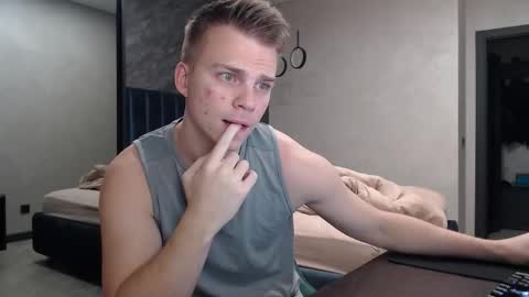 Justin online show from November 5, 2:24 am