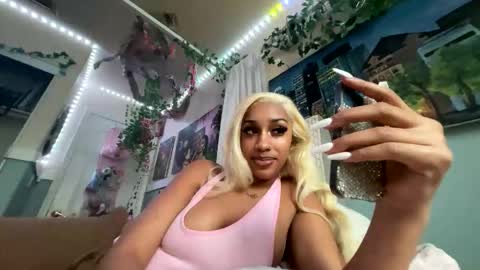 Snapshot of prettyblackgal chatting on October 14, 11:52 pm prettyblackgal online show from October 14, 11:52 pm