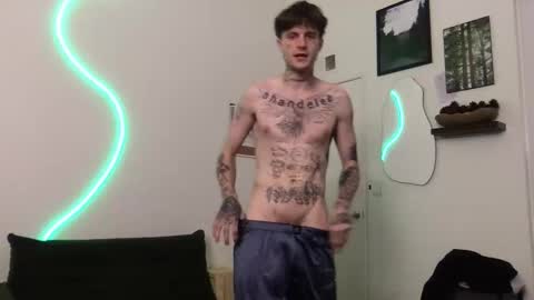 pretty boy online show from October 29, 3:08 am