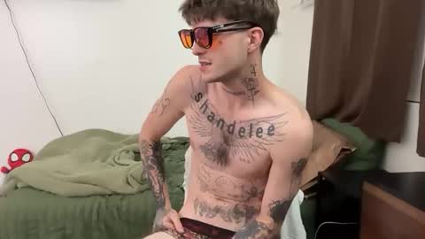 pretty boy online show from March 28, 4:25 am