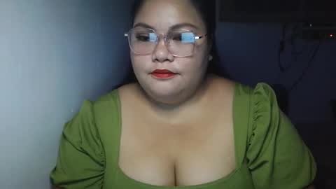 Snapshot of prettycarla_ chatting on October 6, 1:29 pm prettycarla online show from October 6, 1:29 pm