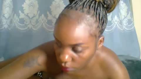 SHANIA online show from December 19, 6:03 pm