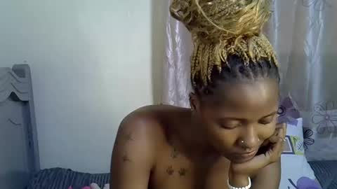 Snapshot of prettydiva_ chatting on October 7, 2:02 pm Dive online show from October 7, 2:02 pm