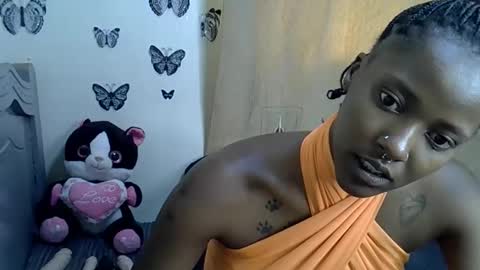 Snapshot of prettydiva_ chatting on October 22, 10:07 am Dive online show from October 22, 10:07 am