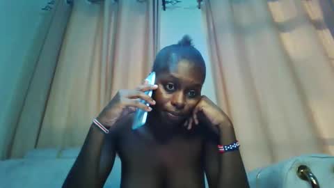 Snapshot of prettydulce chatting on October 2, 2:49 pm prettydulce online show from October 2, 2:49 pm