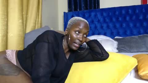 Snapshot of prettyquee chatting on February 26, 11:09 pm sasha online show from February 26, 11:09 pm