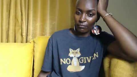 Snapshot of prettyquee chatting on January 26, 12:47 am sasha online show from January 26, 12:47 am