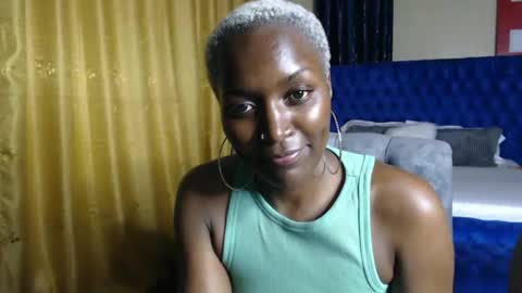 Snapshot of prettyquee chatting on February 24, 9:41 pm sasha online show from February 24, 9:41 pm
