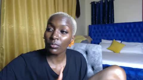 Snapshot of prettyquee chatting on January 20, 6:43 pm sasha online show from January 20, 6:43 pm