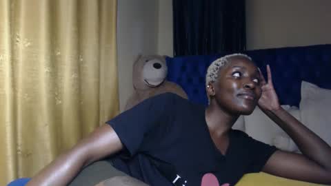 Snapshot of prettyquee chatting on October 9, 3:17 pm sasha online show from October 9, 3:17 pm