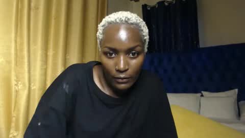 Snapshot of prettyquee chatting on October 2, 1:32 pm sasha online show from October 2, 1:32 pm