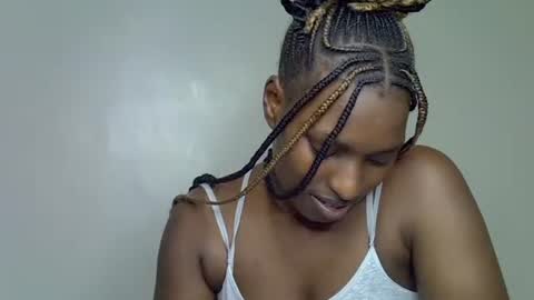 Snapshot of prettyshasha_ chatting on October 8, 1:35 am prettyshasha_ online show from October 8, 1:35 am