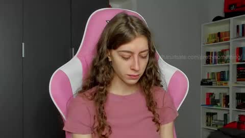 Snapshot of prettysomething chatting on September 29, 6:01 am Sophie next stream will be at Monday i will wait you guys online show from September 29, 6:01 am