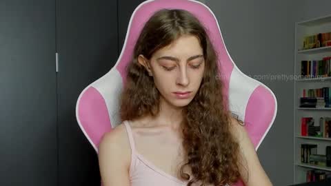Snapshot of prettysomething chatting on September 16, 6:27 am Sophie next stream will be at Monday i will wait you guys online show from September 16, 6:27 am