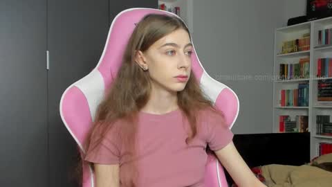 Snapshot of prettysomething chatting on October 17, 7:01 am Sophie next stream will be at Monday i will wait you guys online show from October 17, 7:01 am