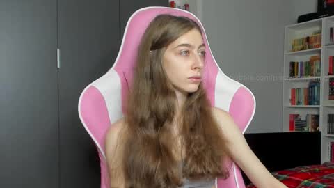 Snapshot of prettysomething chatting on October 15, 6:49 am Sophie next stream will be at Monday i will wait you guys online show from October 15, 6:49 am