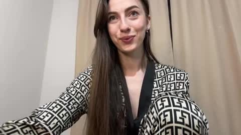 prettyyy_angel online show from April 22, 4:58 pm