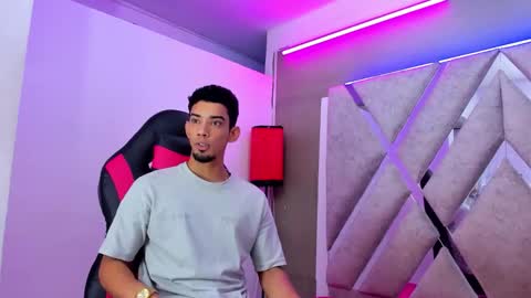 prince_arthur77 online show from October 17, 2:21 pm